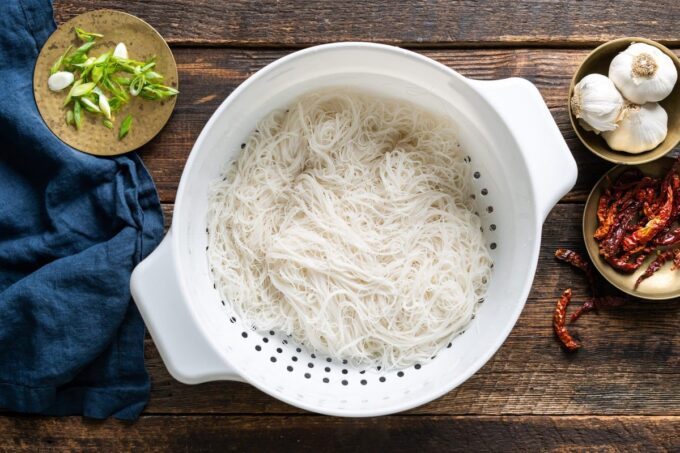 Mee Fun Singapore Noodles (Mei Fun) - The Wanderlust Kitchen